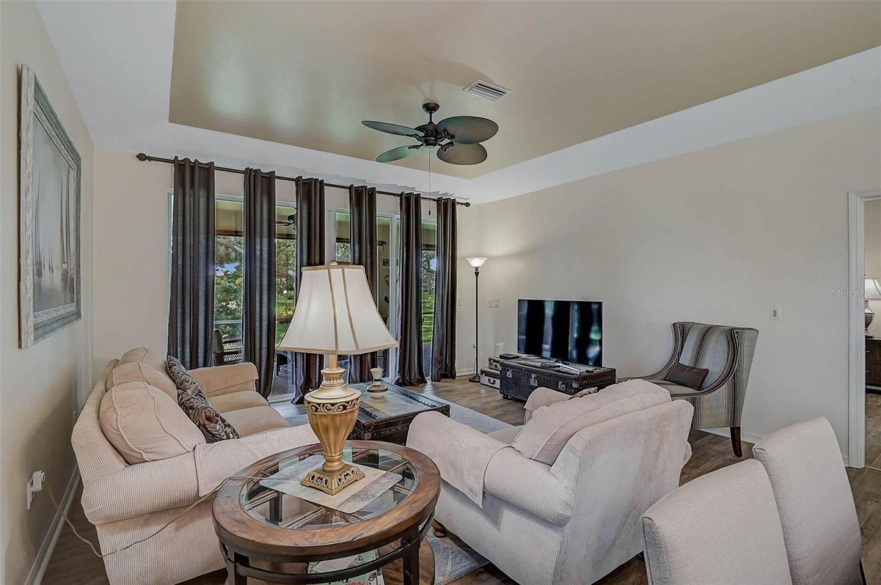 7341 Golf Pointe Circle, Sarasota, FL 34243 Photo