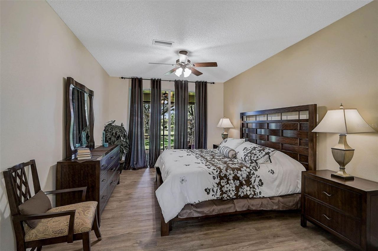 7341 Golf Pointe Circle, Sarasota, FL 34243 Photo