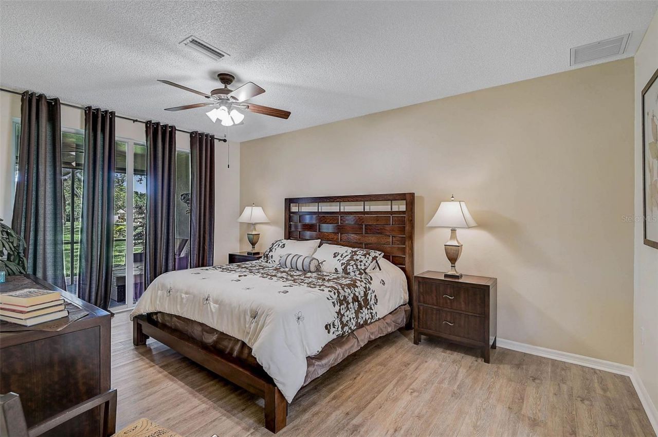 7341 Golf Pointe Circle, Sarasota, FL 34243 Photo