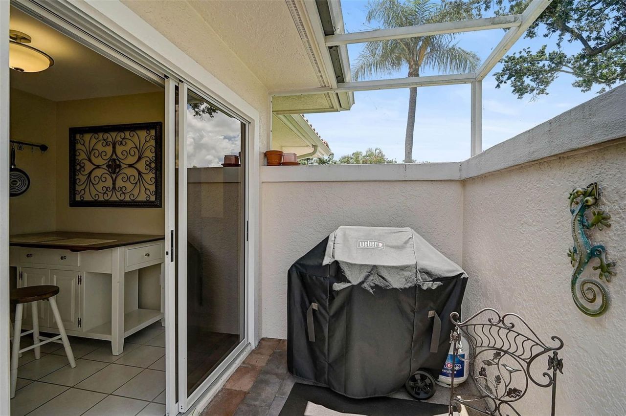 7341 Golf Pointe Circle, Sarasota, FL 34243 Photo