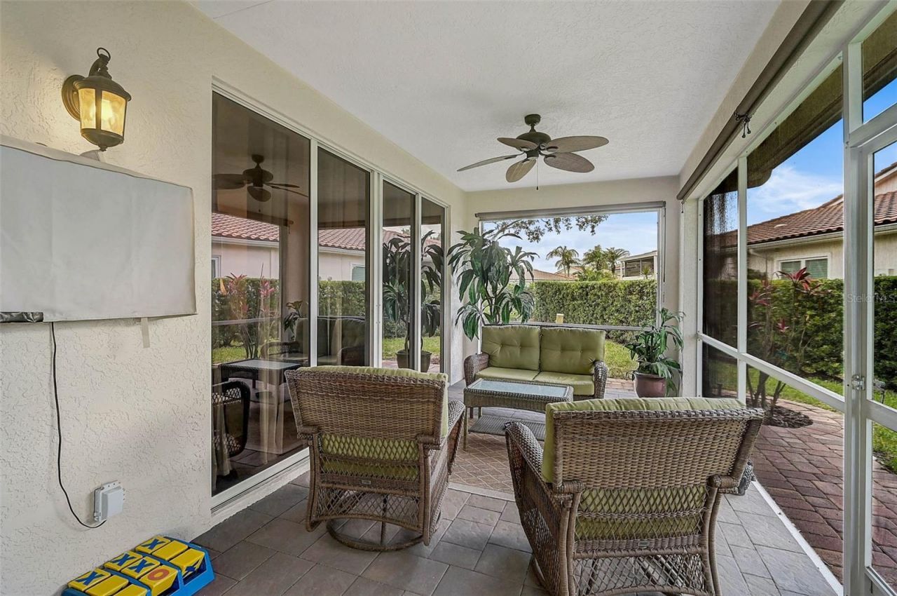 7341 Golf Pointe Circle, Sarasota, FL 34243 Photo