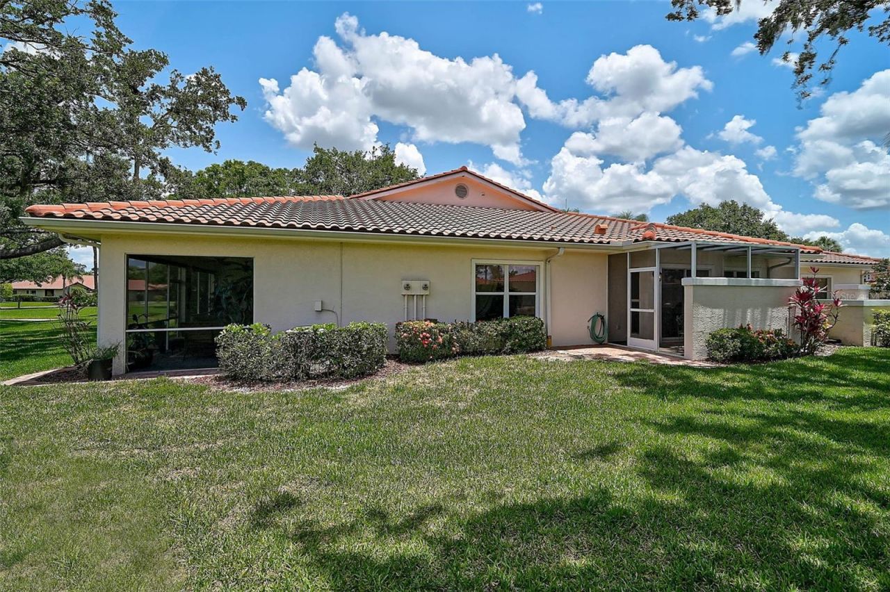 7341 Golf Pointe Circle, Sarasota, FL 34243 Photo