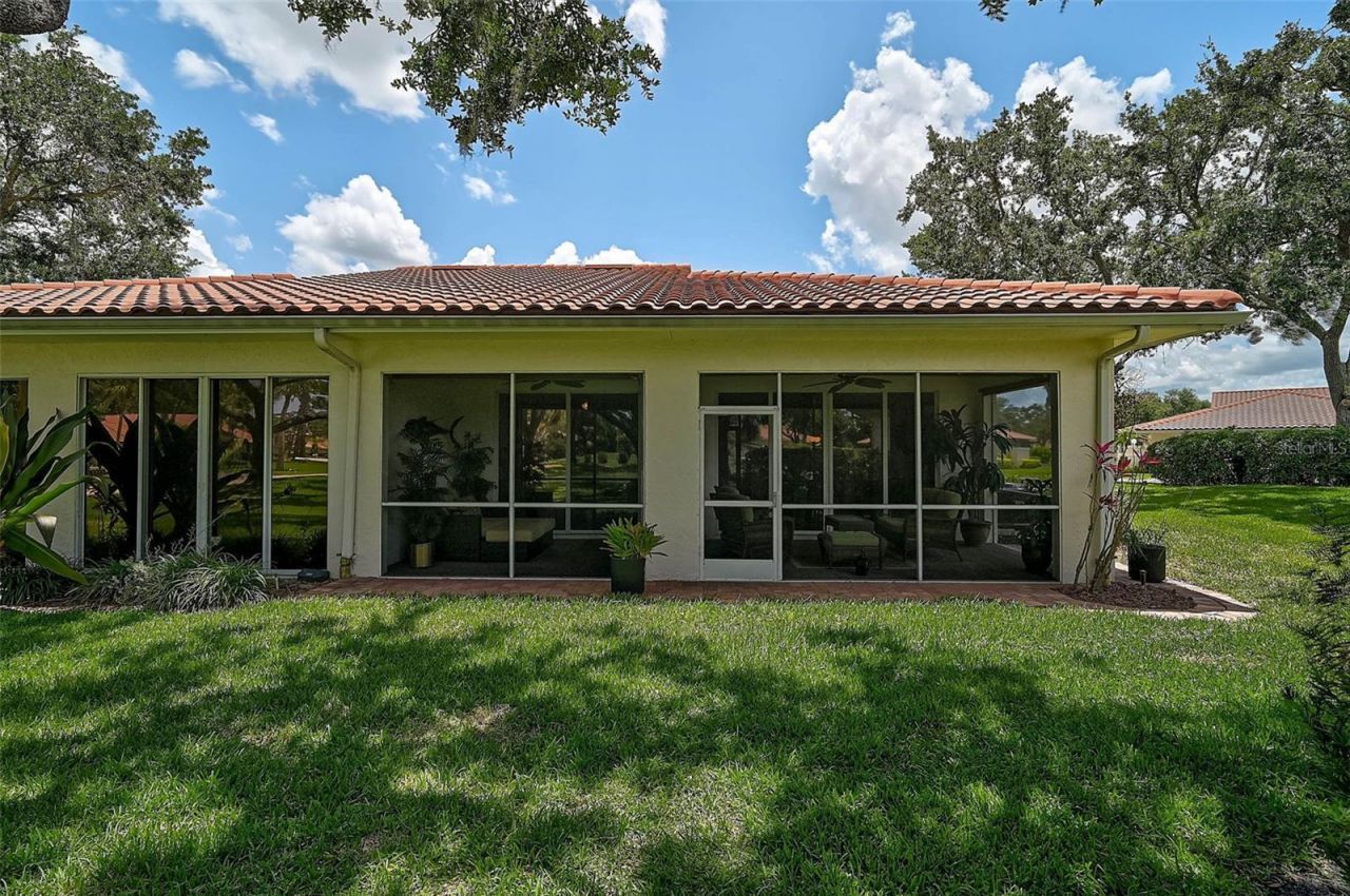 7341 Golf Pointe Circle, Sarasota, FL 34243 Photo