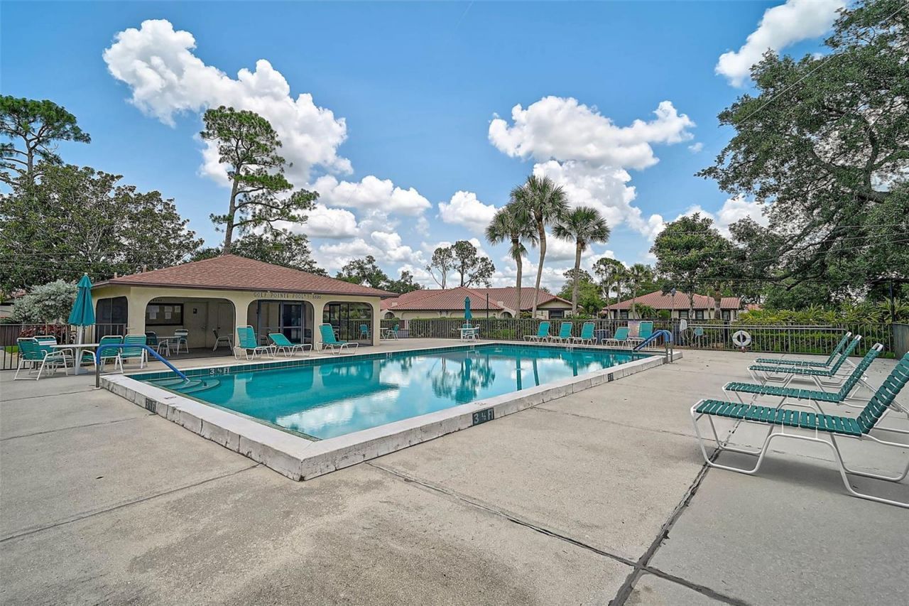 7341 Golf Pointe Circle, Sarasota, FL 34243 Photo
