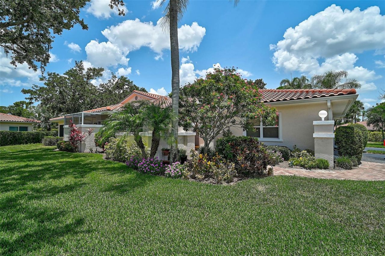 7341 Golf Pointe Circle, Sarasota, FL 34243 Photo