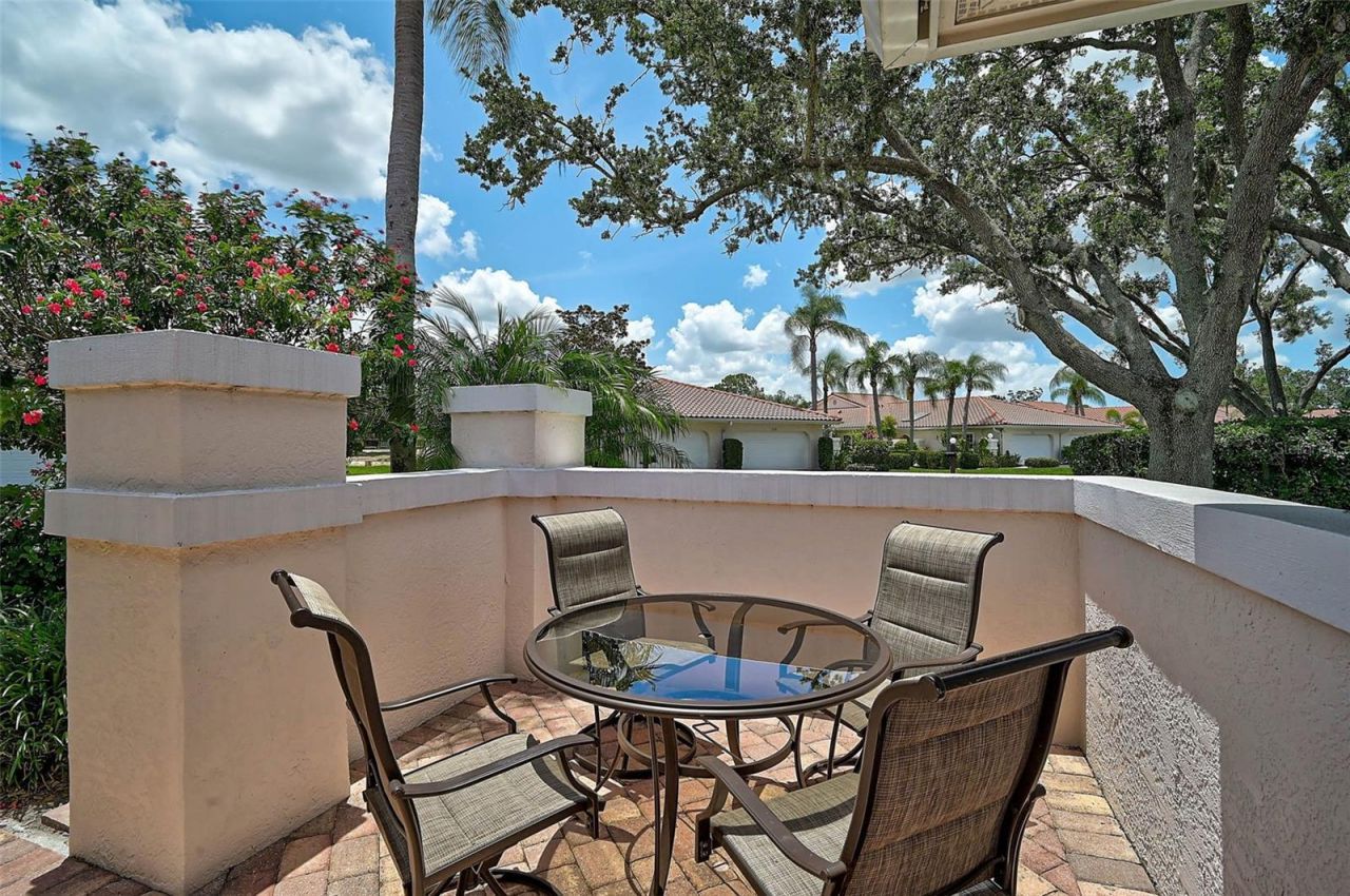 7341 Golf Pointe Circle, Sarasota, FL 34243 Photo