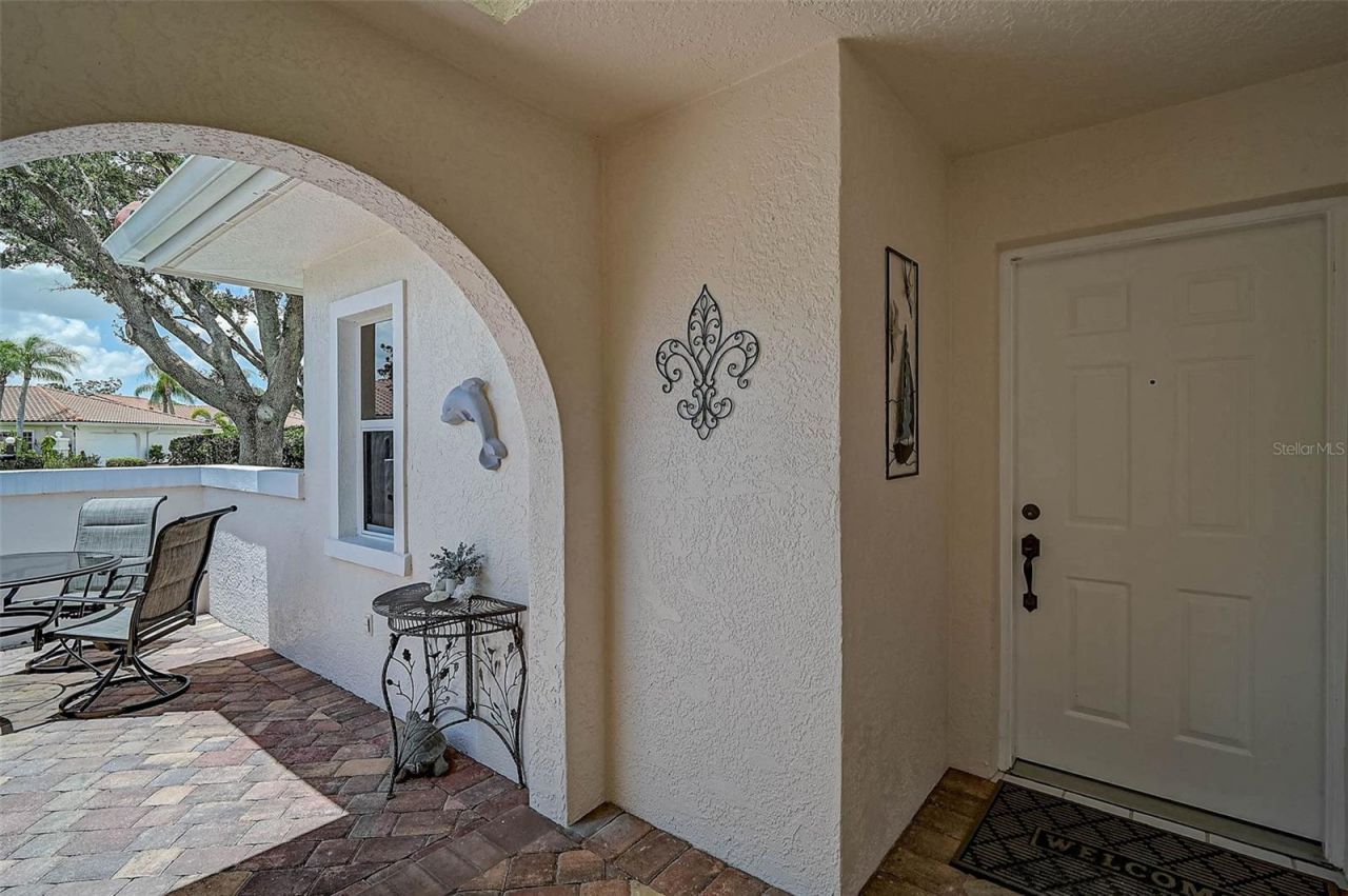 7341 Golf Pointe Circle, Sarasota, FL 34243 Photo