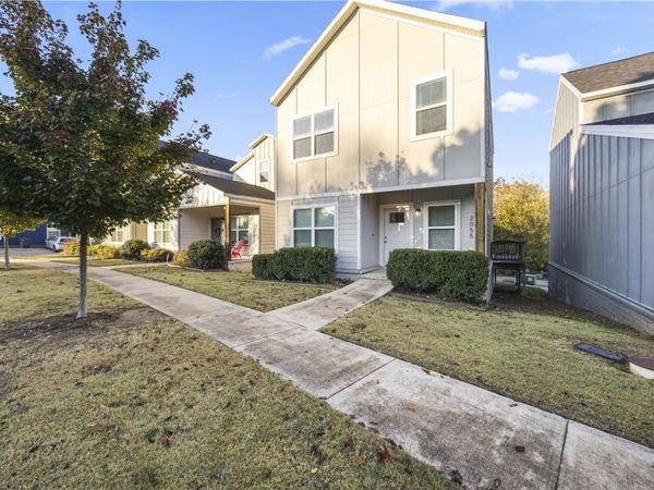 2055 S Florida Way, Fayetteville, AR 72701