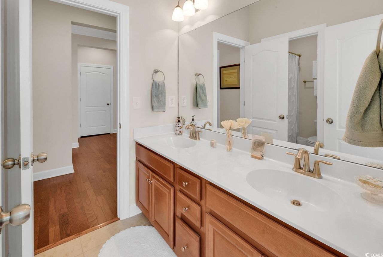 2011 Oxford St. Photo 12