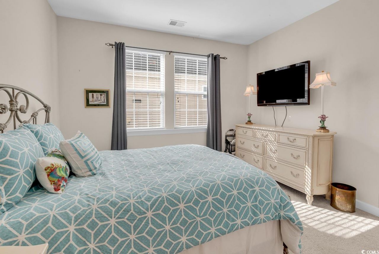 2011 Oxford St. Photo 13