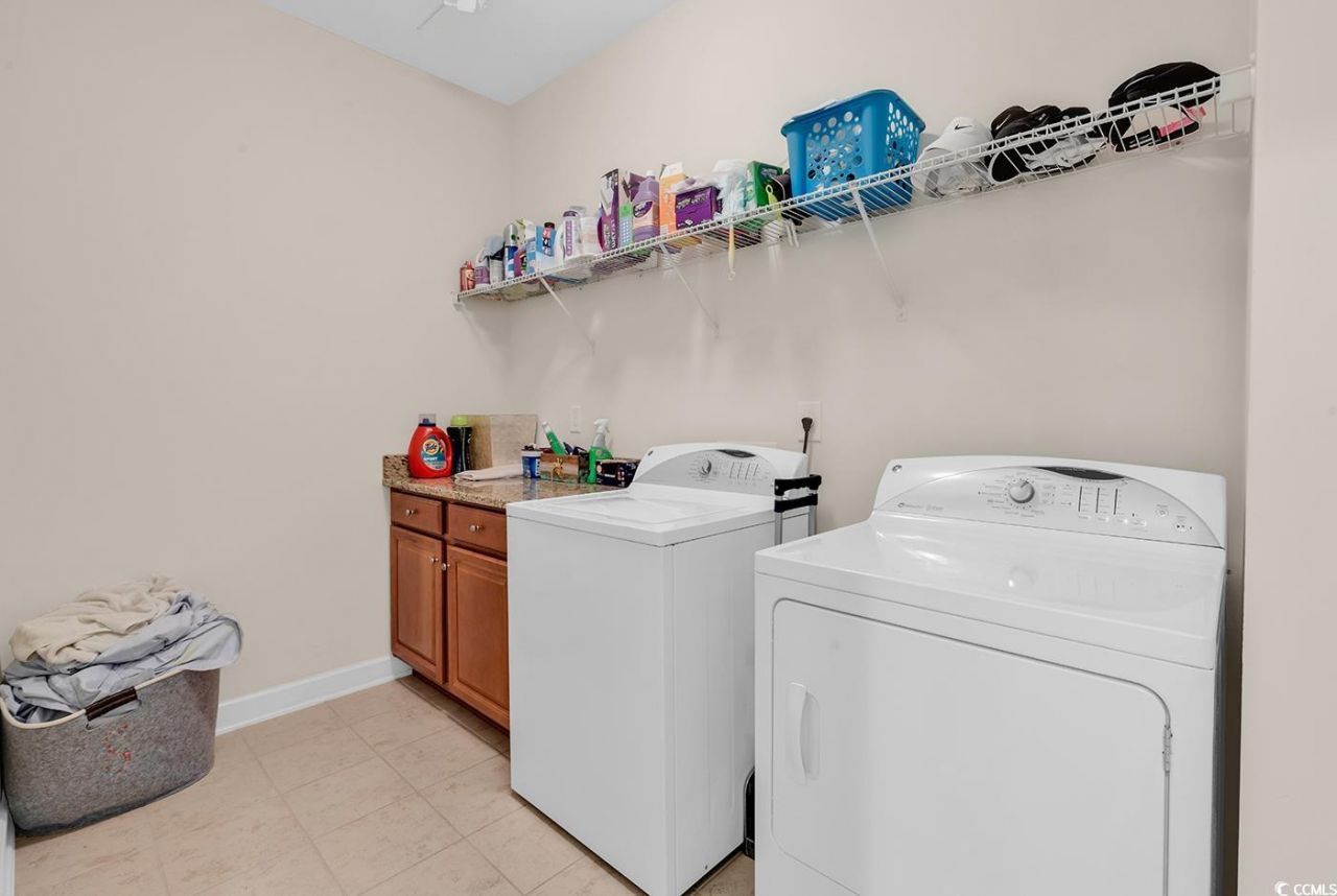 2011 Oxford St. Photo 15