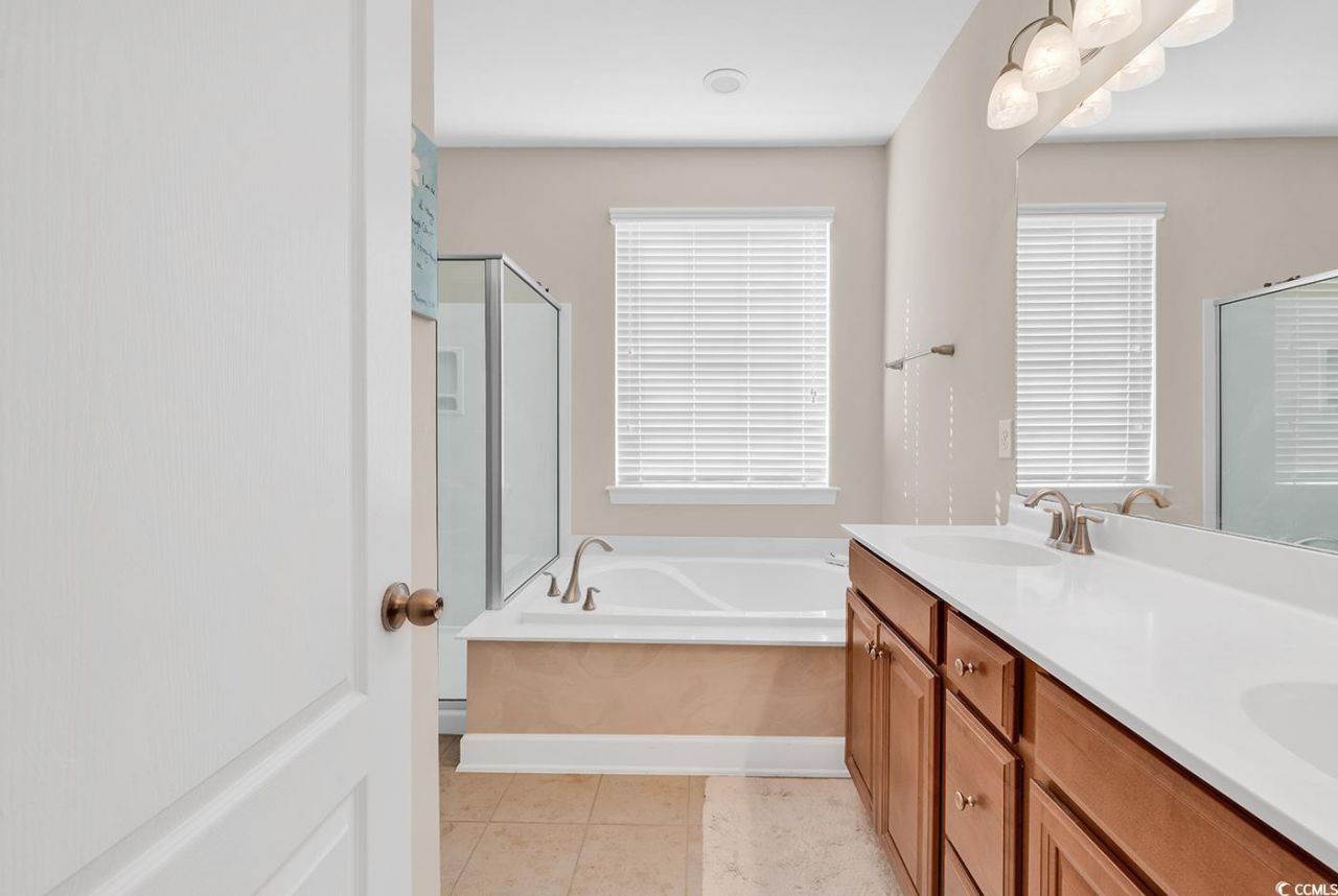 2011 Oxford St. Photo 16