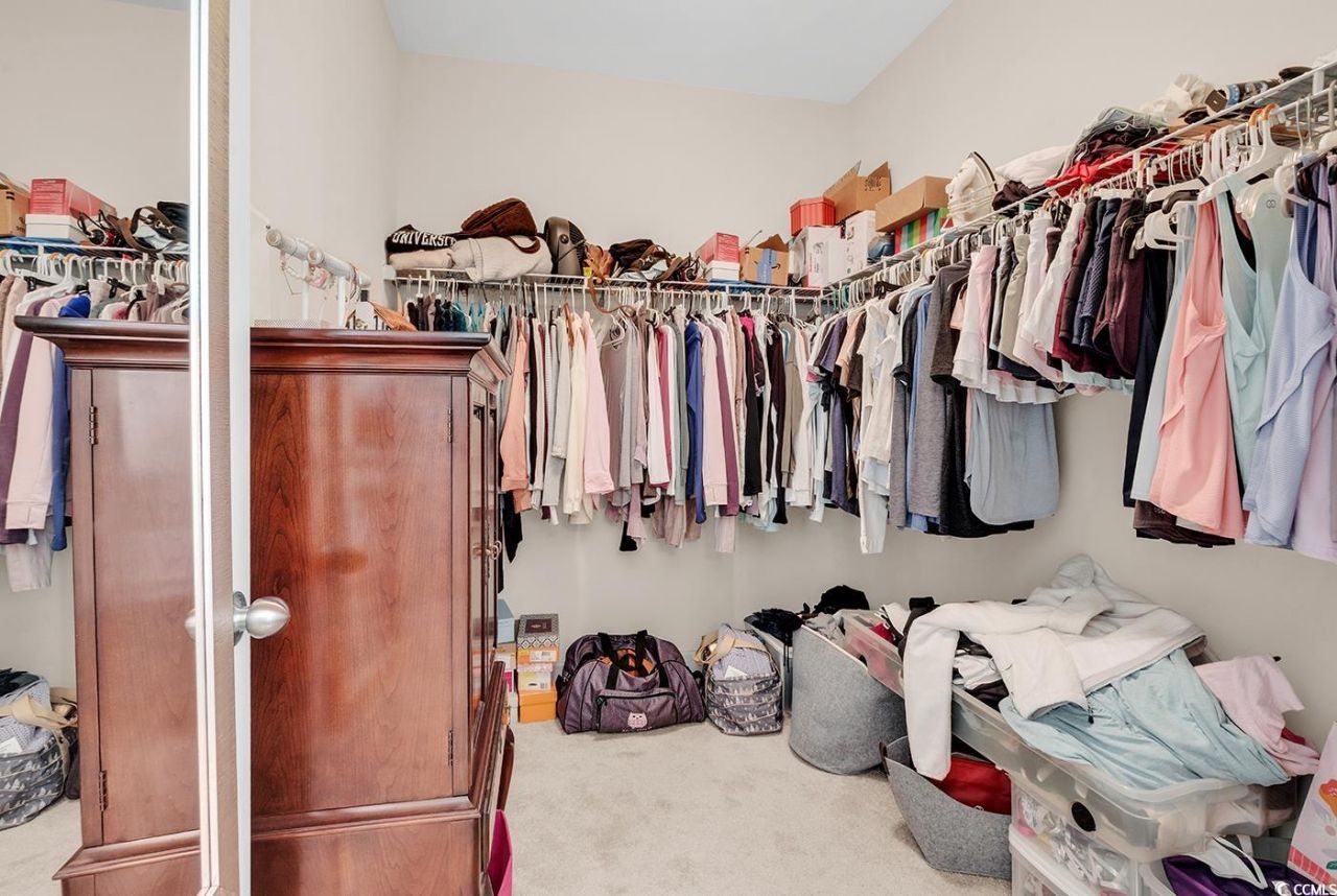 2011 Oxford St. Photo 18