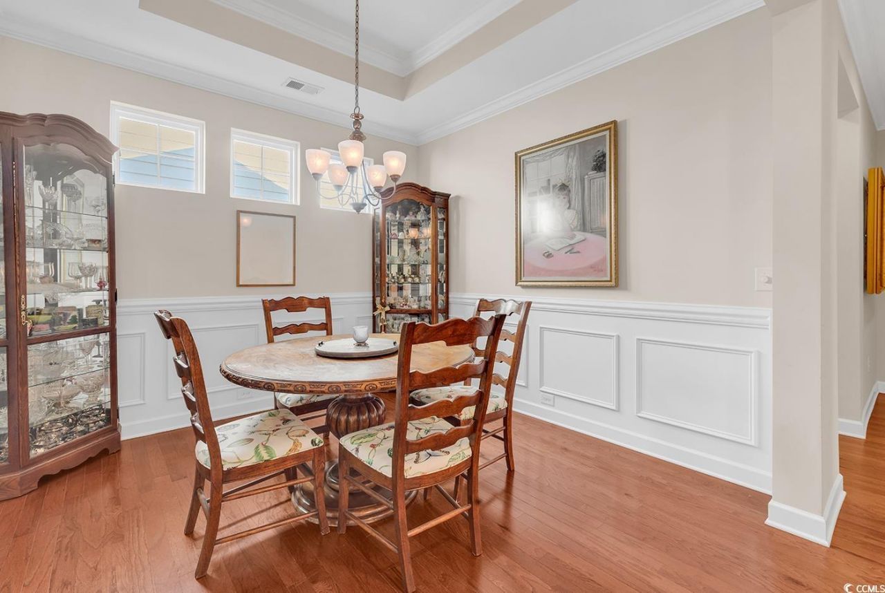 2011 Oxford St. Photo 22