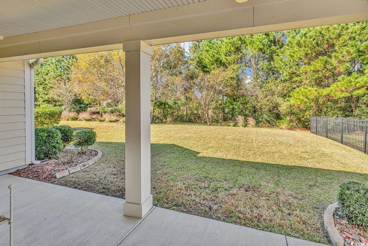 2011 Oxford St. Photo 23