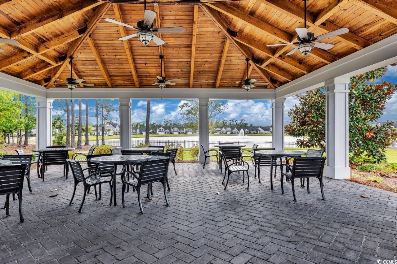 2011 Oxford St. Photo 33