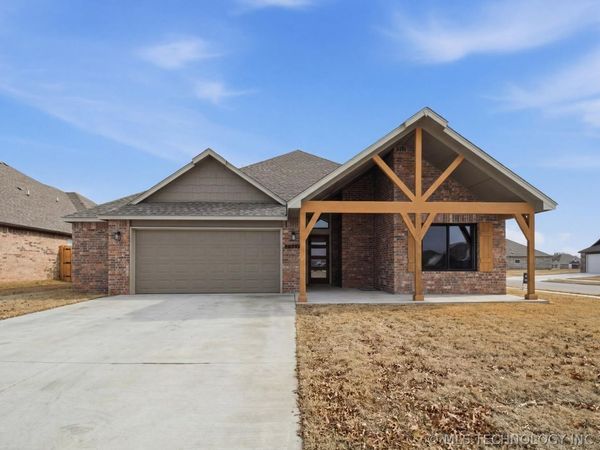 10893 S 277th East Avenue, Coweta, OK 74429