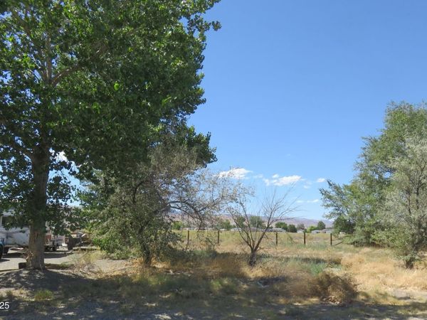 5 Pebble Beach Lane, Yerington, NV 89447