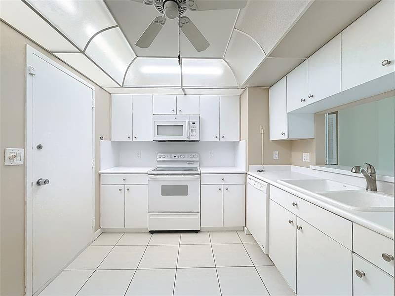1147 Hillsboro Mile, Unit 506, Hillsboro Beach, FL 33062 Photo