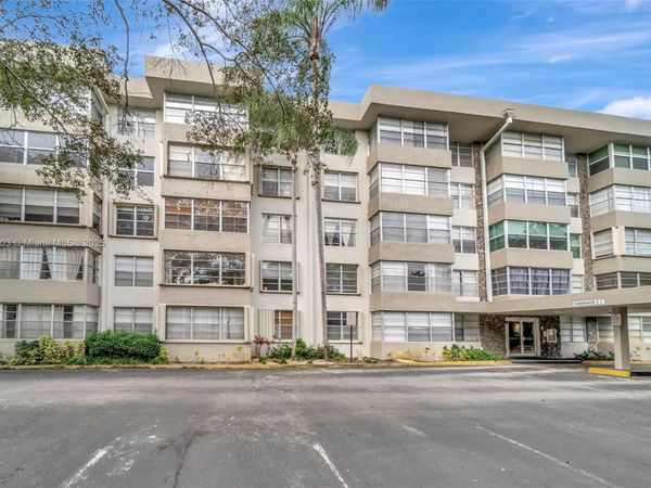 6700 Cypress Rd, Unit 105, Plantation, FL 33317