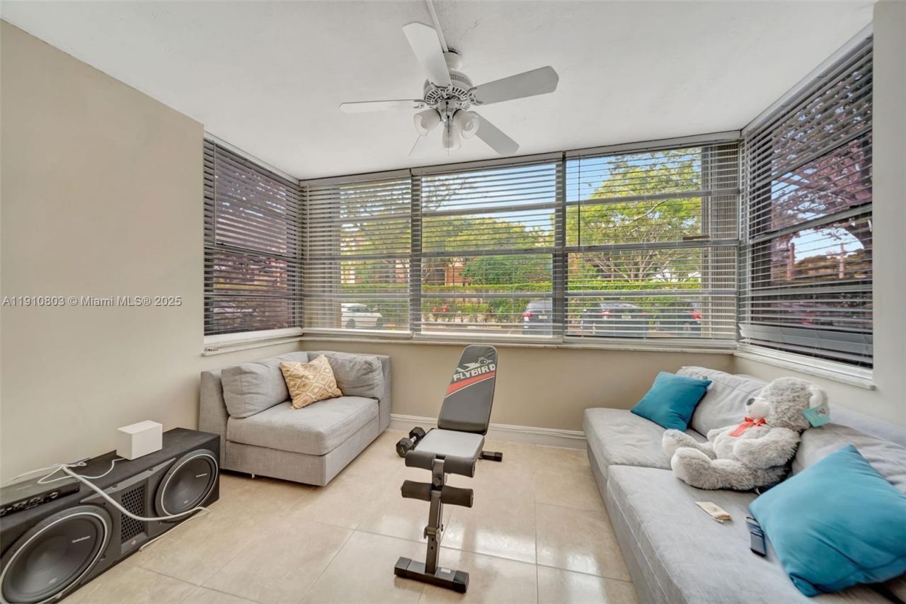 6700 Cypress Rd, Unit 105, Plantation, FL 33317 Photo