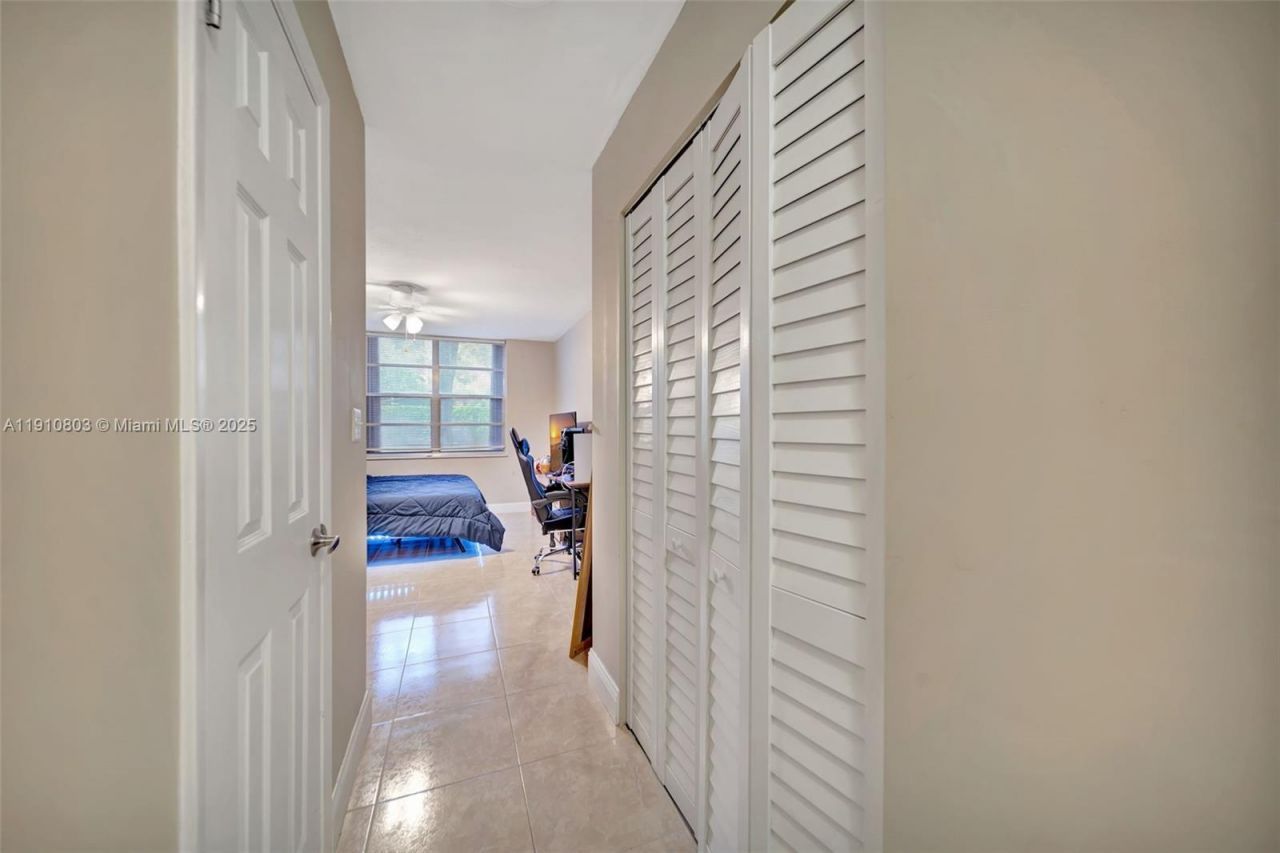 6700 Cypress Rd, Unit 105, Plantation, FL 33317 Photo