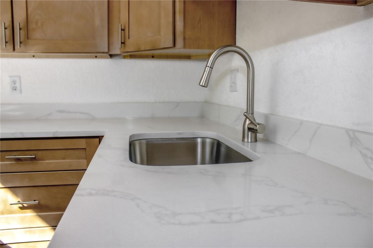 7425 Bay Island Drive S, Unit 108, South Pasadena, FL 33707 Photo