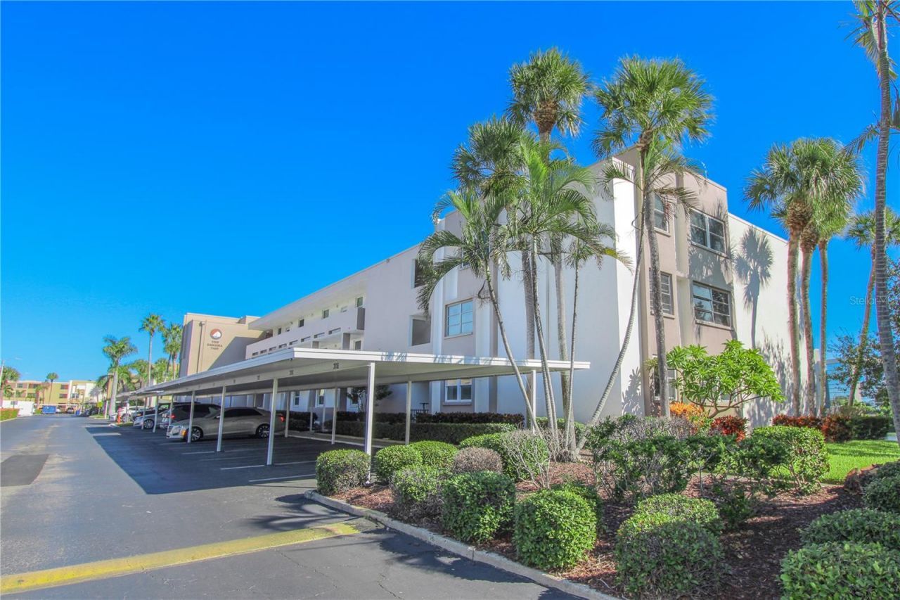 7425 Bay Island Drive S, Unit 108, South Pasadena, FL 33707 Photo