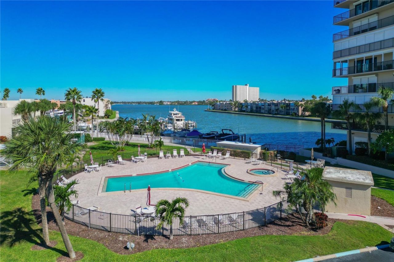 7425 Bay Island Drive S, Unit 108, South Pasadena, FL 33707 Photo