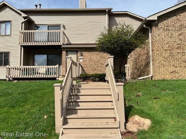 7147 Elmhurst, West Bloomfield Twp, MI 48322