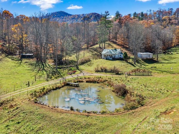 321 Lyle Lane , Green Mountain, NC 28740
