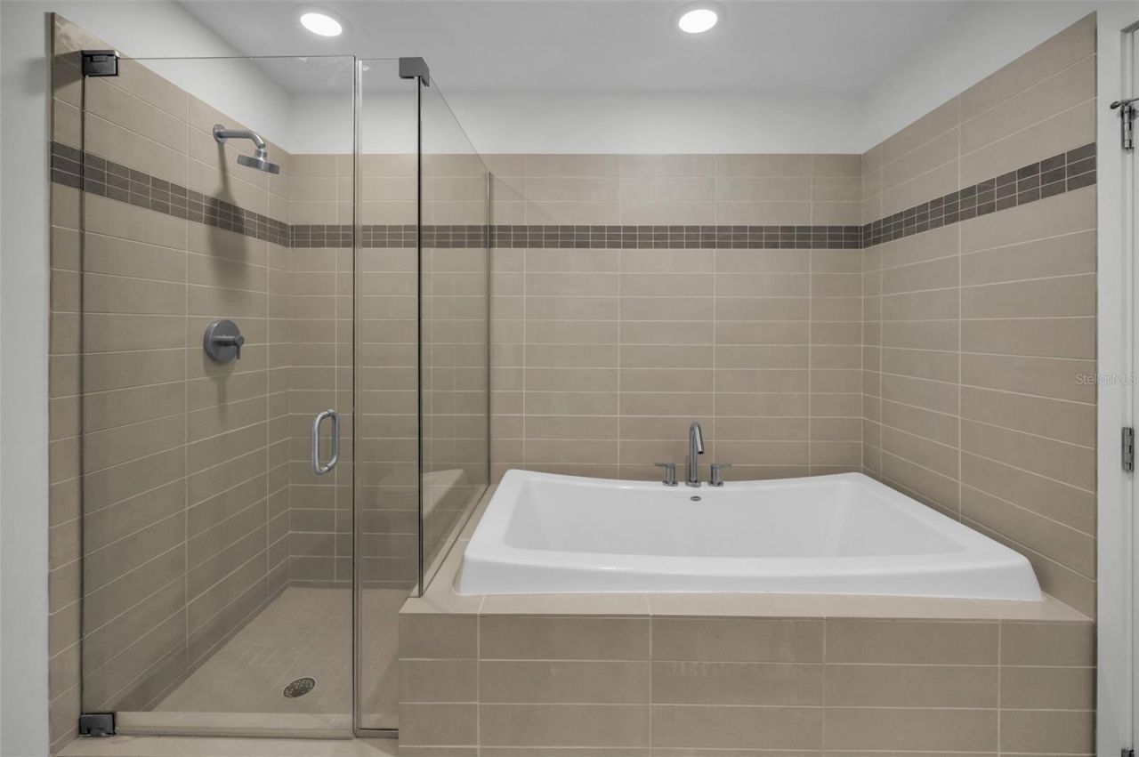 175 1st Street S, Unit 2604, Saint Petersburg, FL 33701 Photo