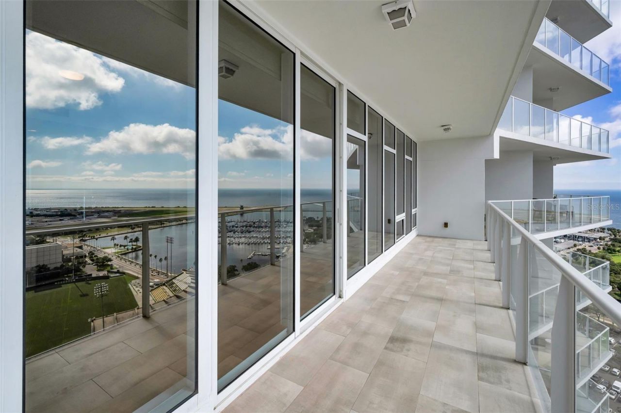 175 1st Street S, Unit 2604, Saint Petersburg, FL 33701 Photo