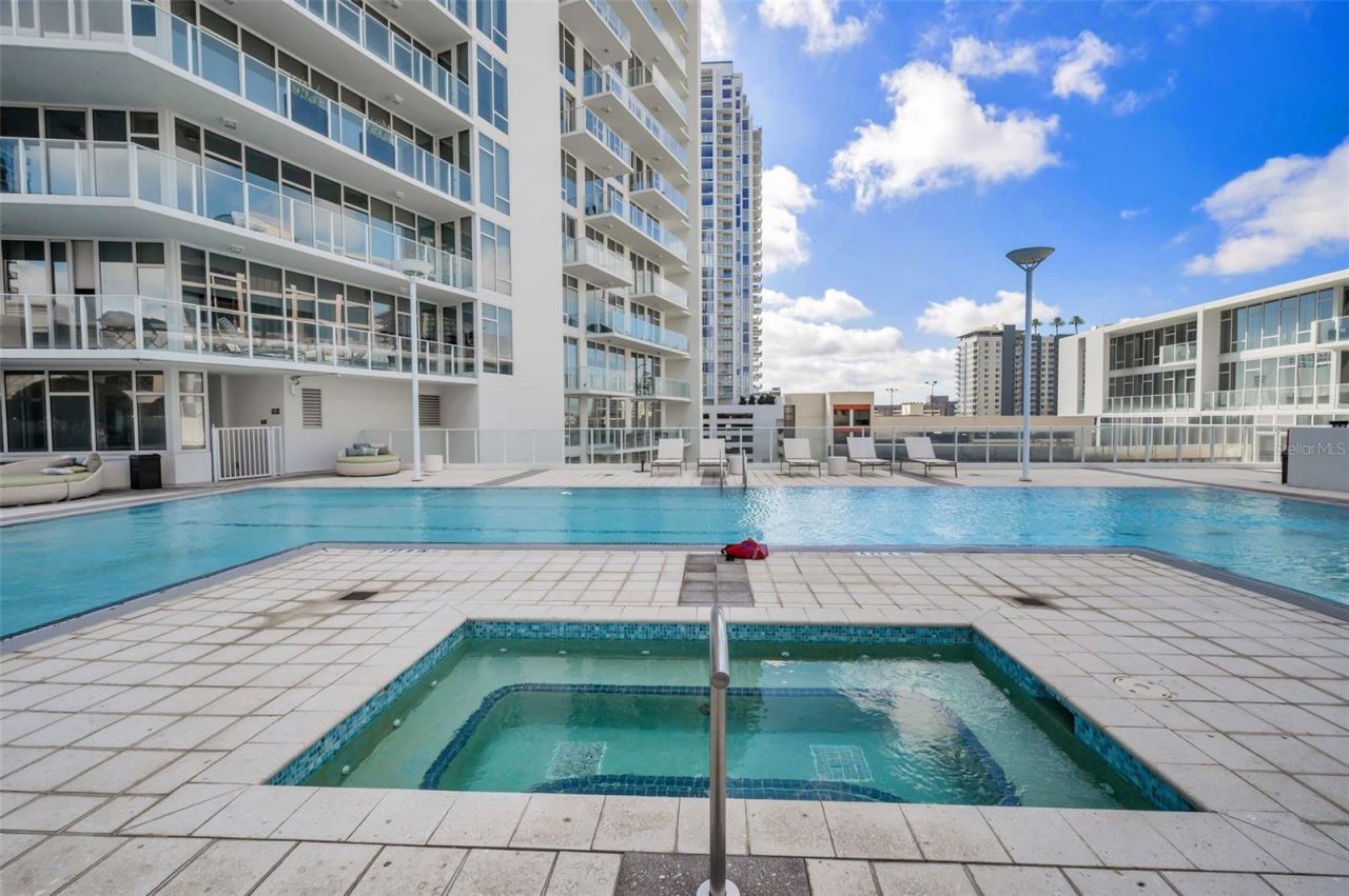 175 1st Street S, Unit 2604, Saint Petersburg, FL 33701 Photo