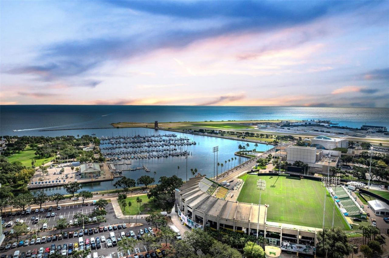 175 1st Street S, Unit 2604, Saint Petersburg, FL 33701 Photo