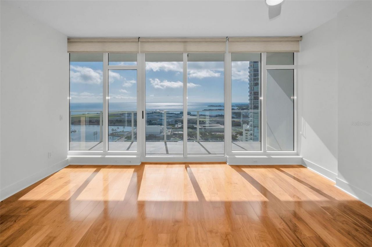 175 1st Street S, Unit 2604, Saint Petersburg, FL 33701 Photo