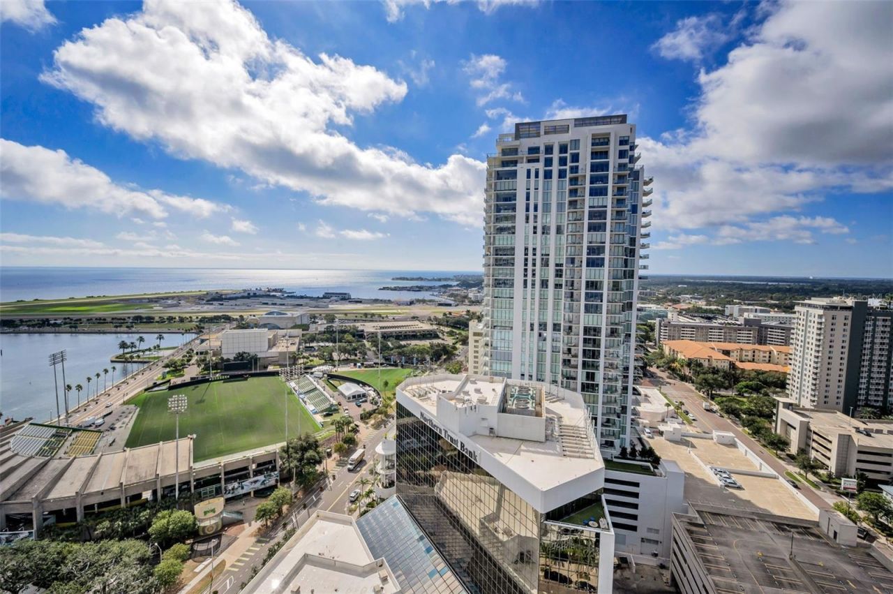 175 1st Street S, Unit 2604, Saint Petersburg, FL 33701 Photo