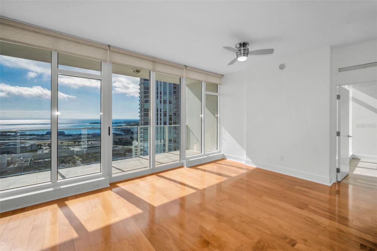 175 1st Street S, Unit 2604, Saint Petersburg, FL 33701 Photo