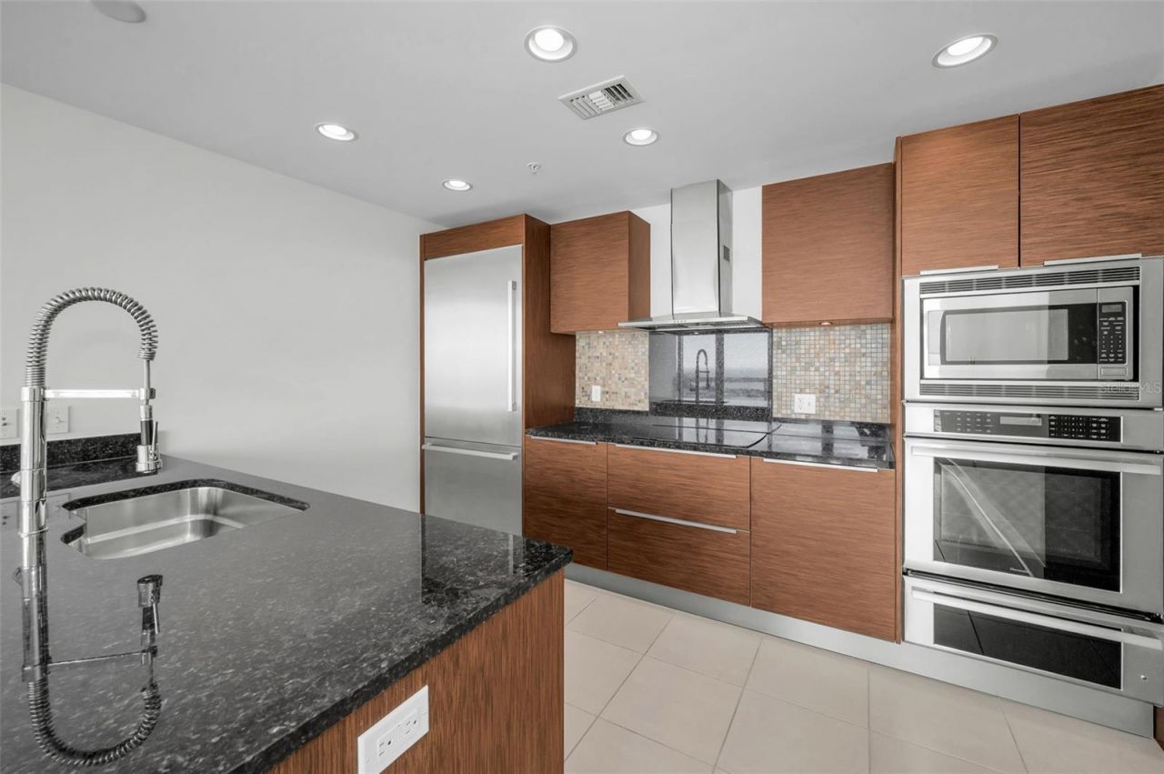 175 1st Street S, Unit 2604, Saint Petersburg, FL 33701 Photo