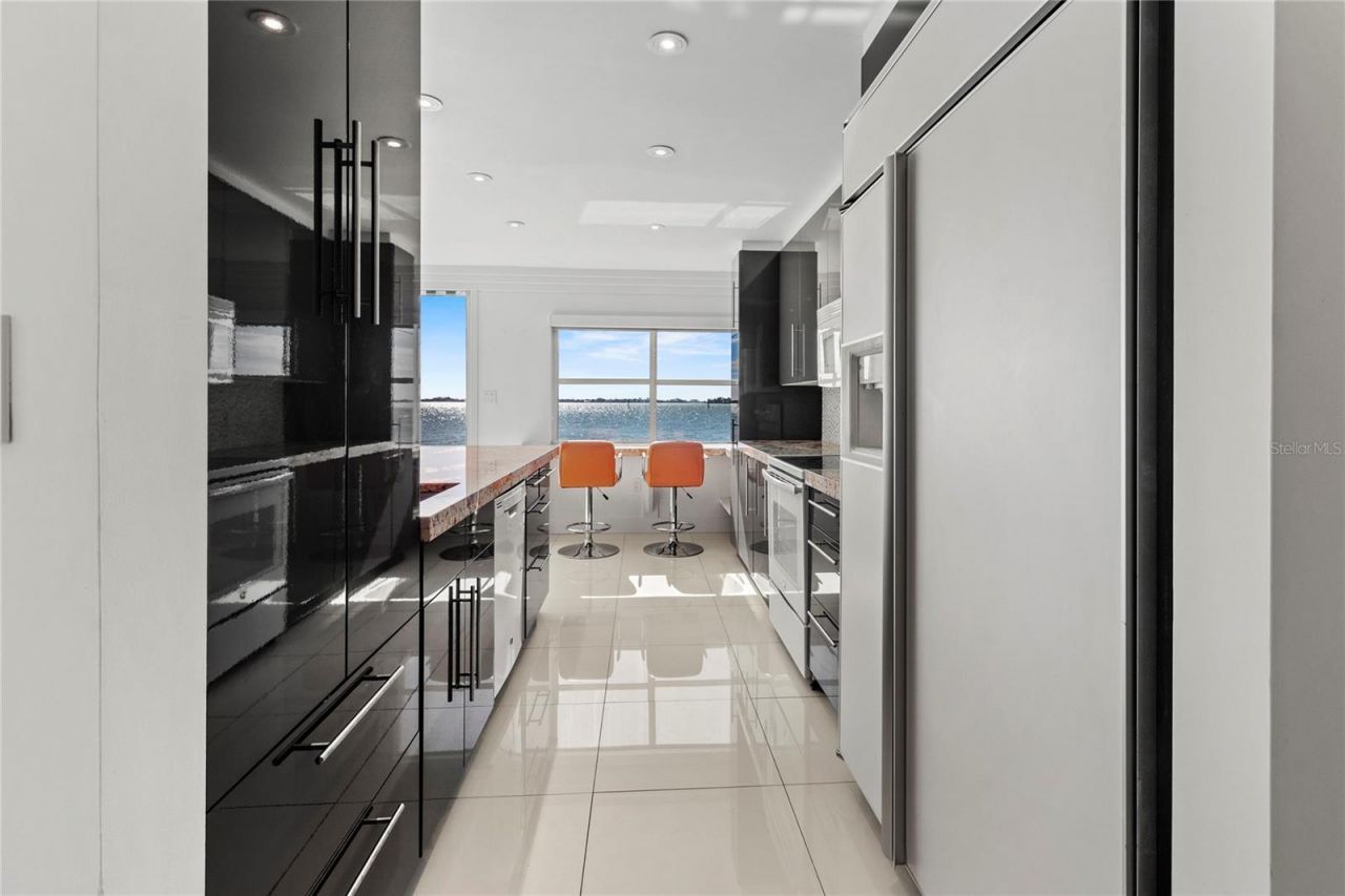 400 Golden Gate Point, Unit 11, Sarasota, FL 34236 Photo