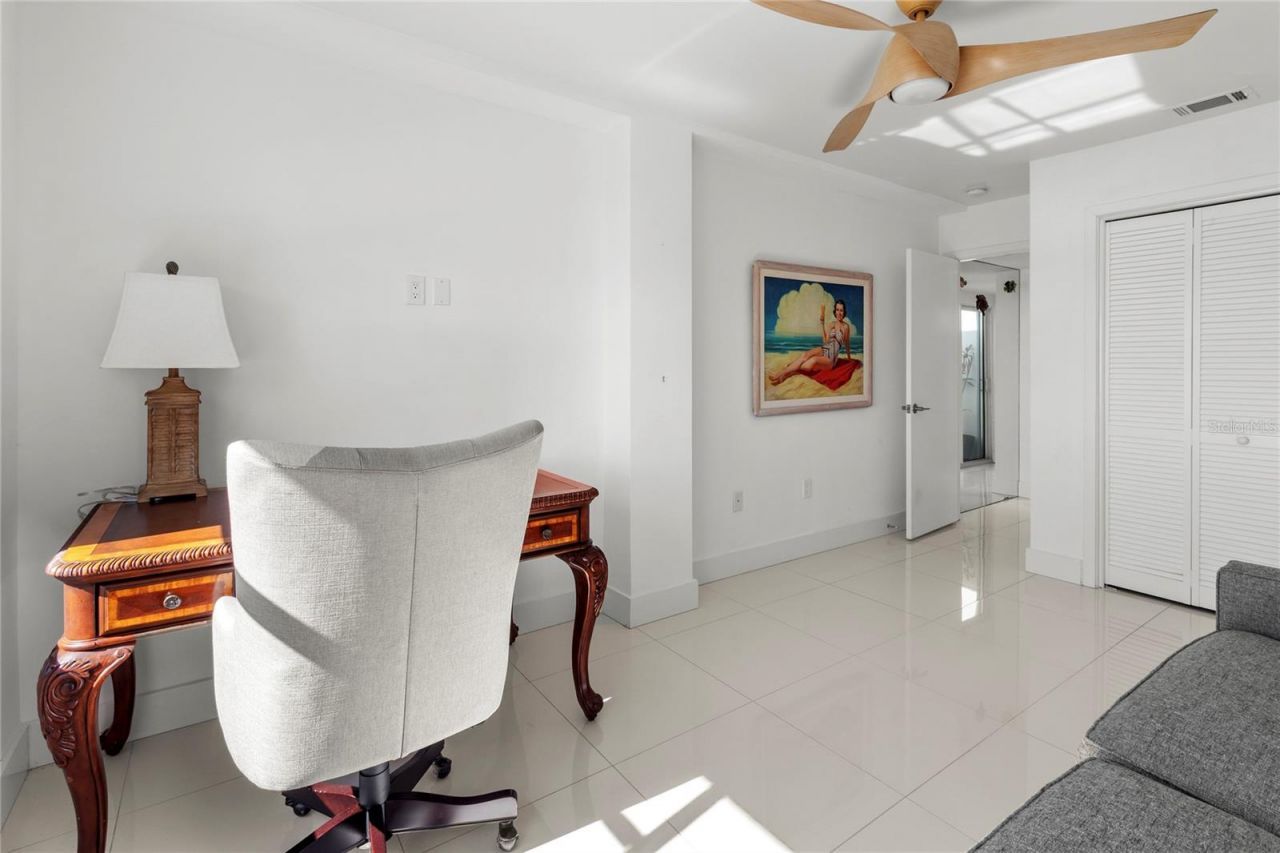 400 Golden Gate Point, Unit 11, Sarasota, FL 34236 Photo