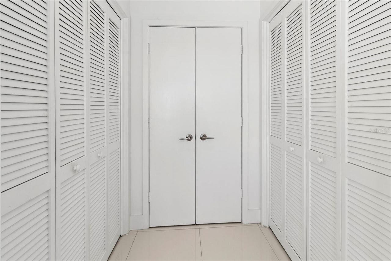 400 Golden Gate Point, Unit 11, Sarasota, FL 34236 Photo