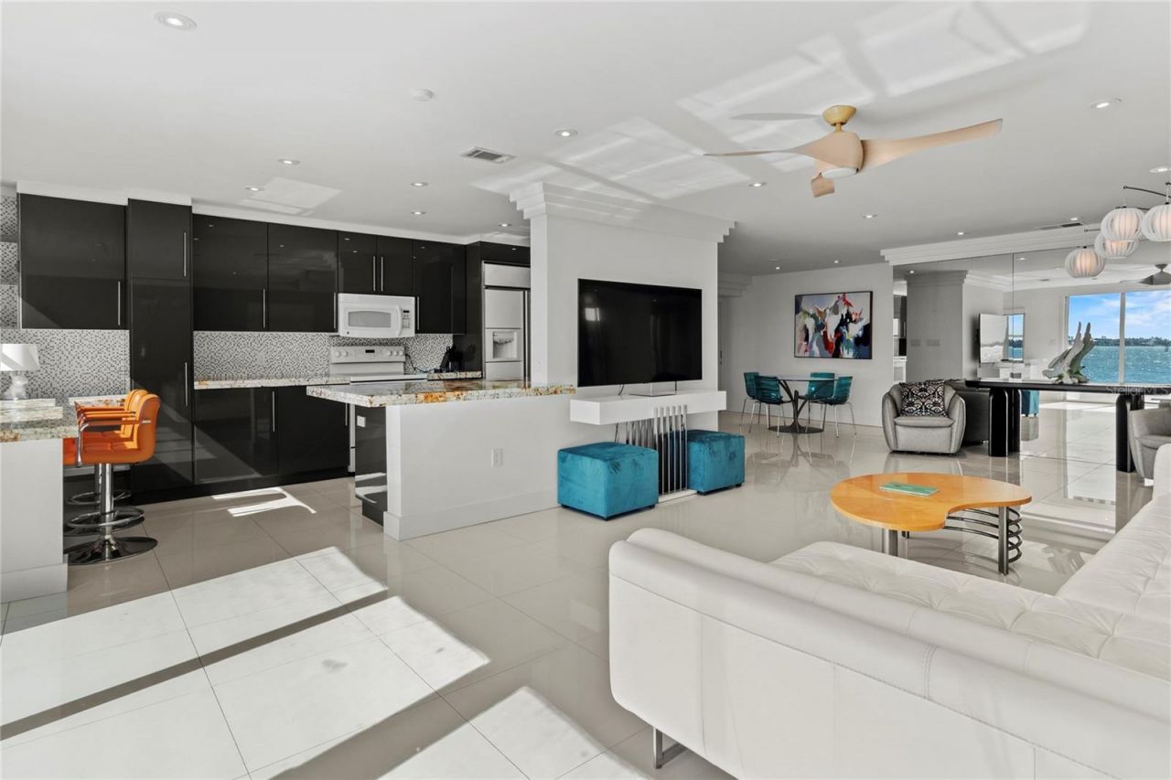 400 Golden Gate Point, Unit 11, Sarasota, FL 34236 Photo