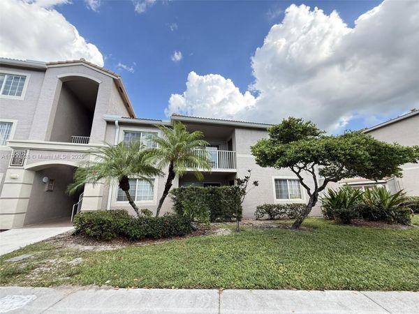 5015 Wiles Rd, Unit 207, Coconut Creek, FL 33073
