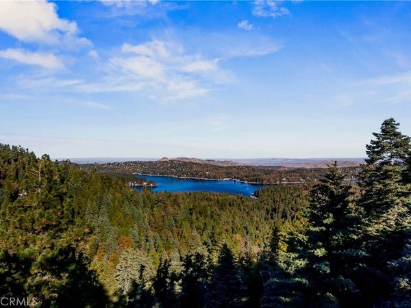 813 Greenbriar Drive, Lake Arrowhead, CA 92385