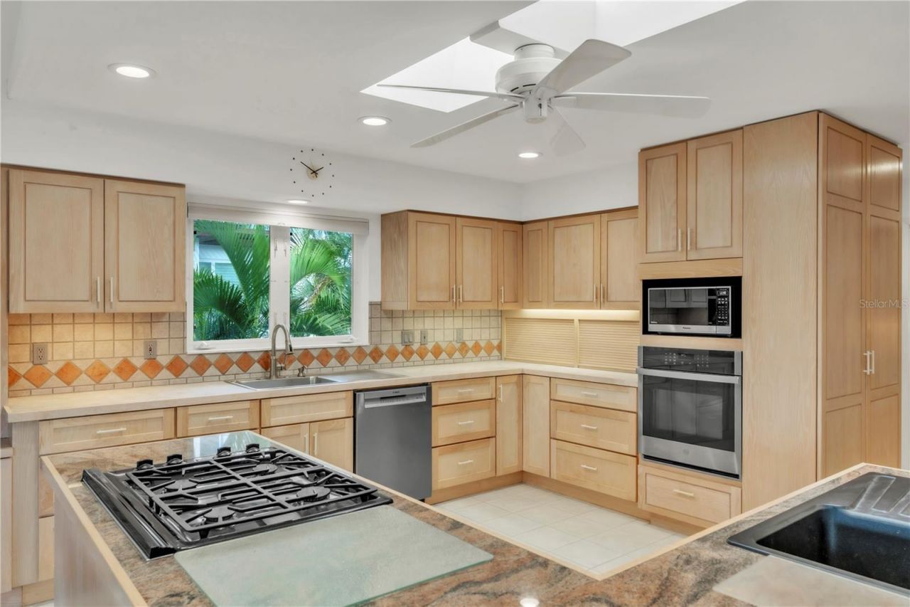 103 Sunset Lane, Anna Maria, FL 34216 Photo