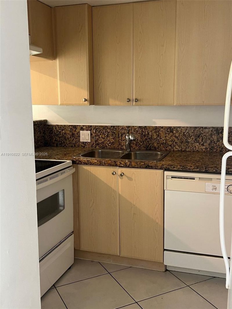 12605 SW 91st St, Unit 103, Miami, FL 33186 Photo