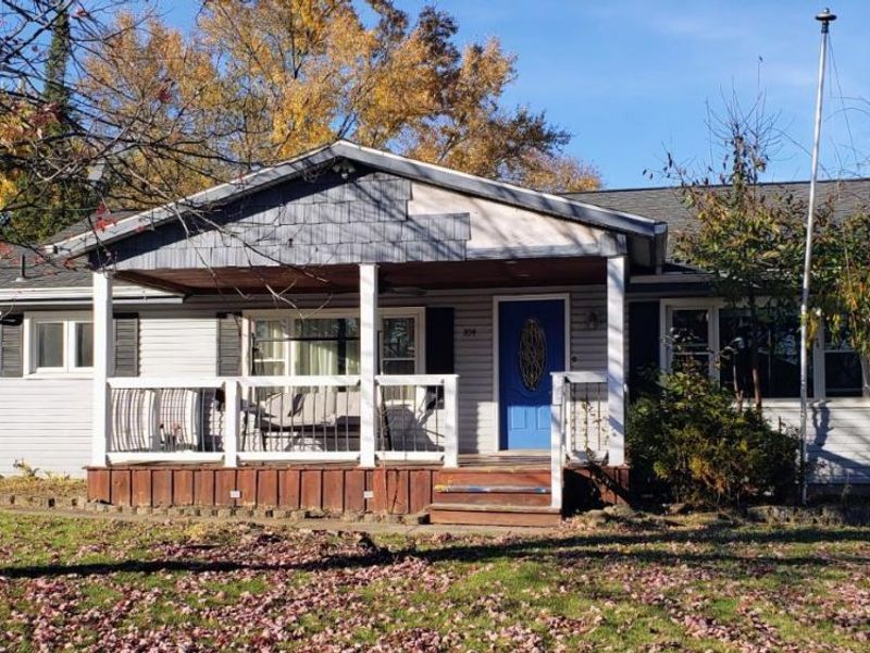 104 Mattis Drive, Lewisburg, OH 45338 Photo 1