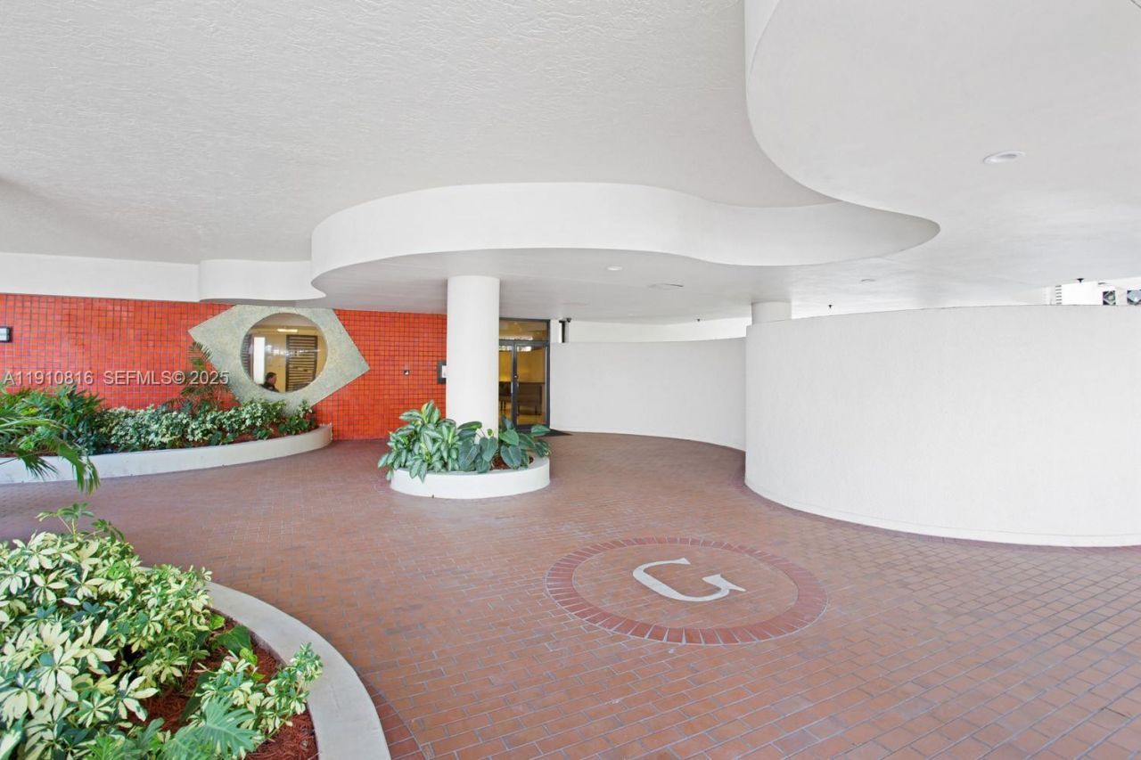 1623 Collins Ave, Unit 614, Miami Beach, FL 33139 Photo