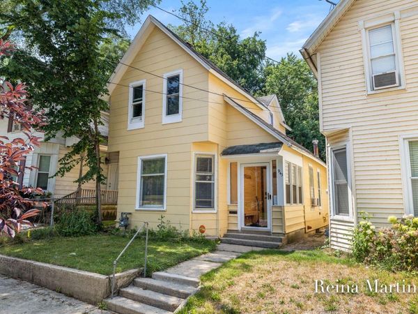 943 PROSPECT Avenue NE, Grand Rapids, MI 49503